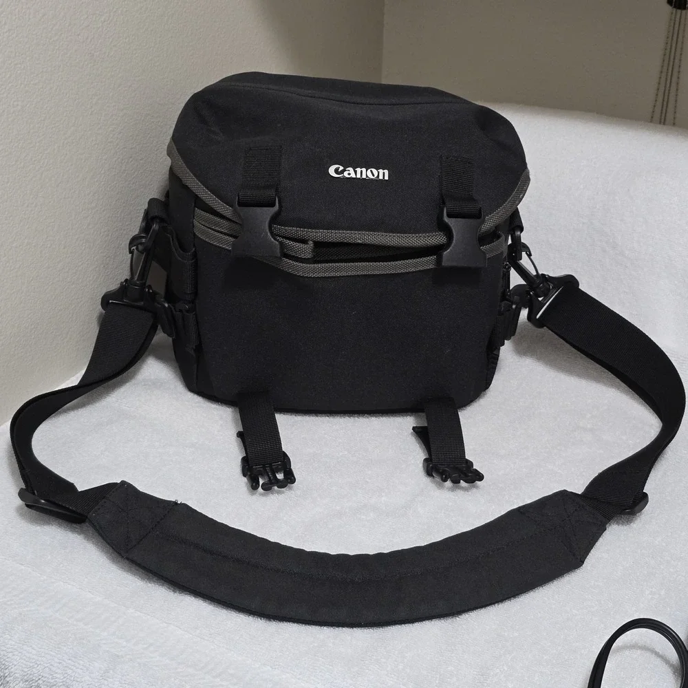 Canon‎ EOS Rebel T2i DSLR Camera 18-55mm Lens Bundle